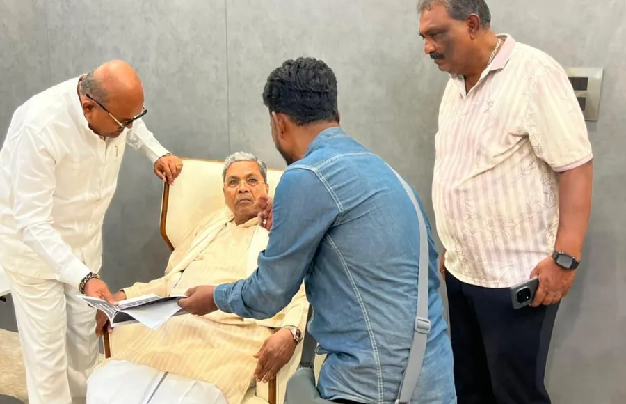 ಸಿನಿಮಾದಲ್ಲಿ ಮುಖ್ಯಮಂತ್ರಿಯಾಗಿ ಬಣ್ಣ ಹಚ್ಚಿದ ಮಾಜಿ ಮುಖ್ಯಮಂತ್ರಿ ಸಿದ್ದರಾಮಯ್ಯ