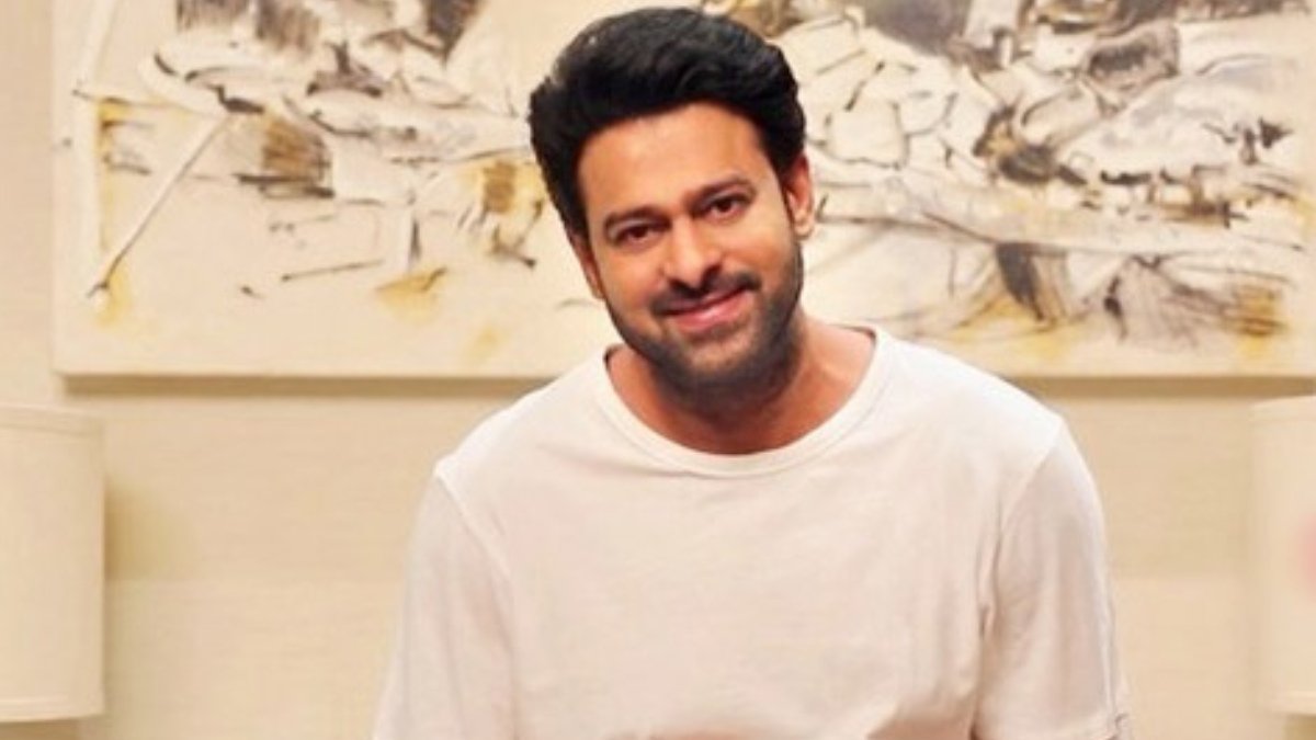 ಯಂಗ್ ರೆಬಲ್ ಸ್ಟಾರ್ ಪ್ರಭಾಸ್ ಅಭಿಮಾನಿಗಳಿಗೆ ಕಹಿ ಸುದ್ದಿ